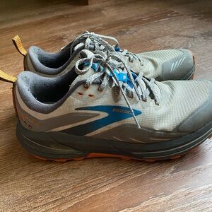 Brooks Cascadia 16